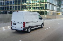 Nissan Interstar rear